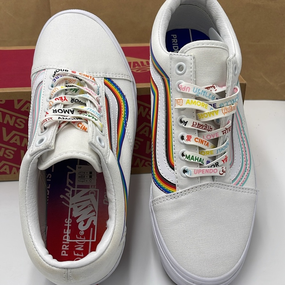 Vans WMNS White Sneakers with Rainbow Stripe Old Skool
(Pride) White/True White - Picture 12 of 16